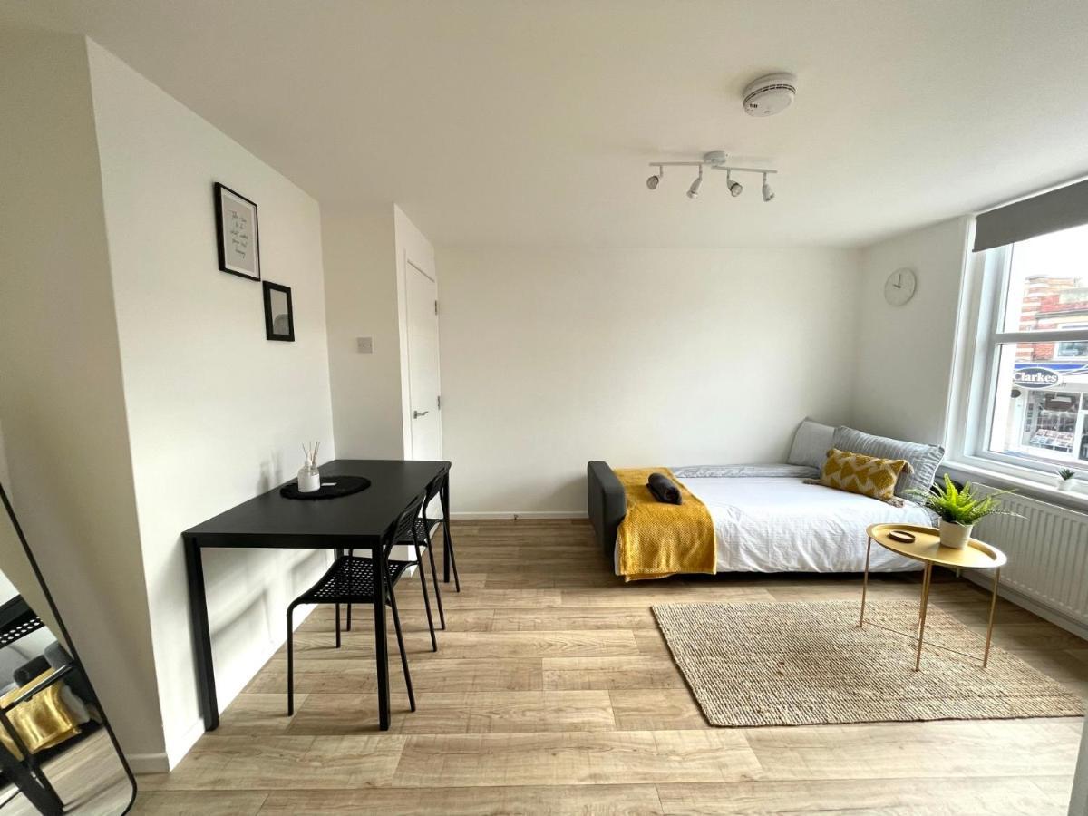 Central, Bright & Spacious Apartment - Parking Included Bournemouth Exterior foto